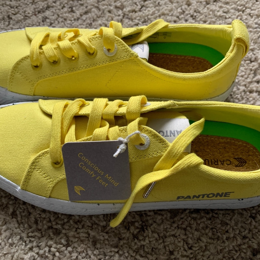 Pantone brand new yellow shoes women 8.5